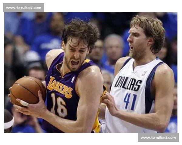 湖人对阵小牛直播前瞻焦点球星战术走势全解析赛场看点精彩不容错过